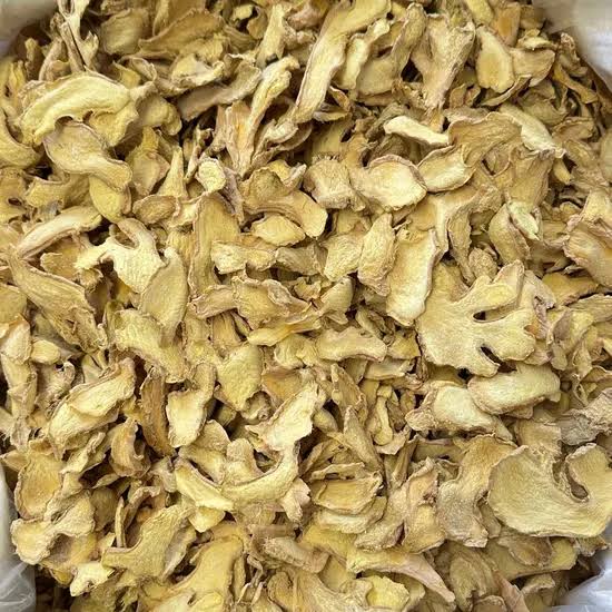 Dried split ginger flakes for export